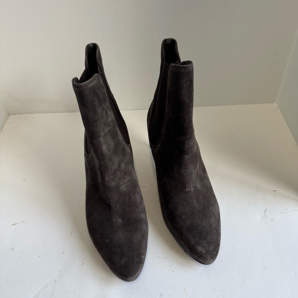 Lauren Ralph Lauren Charcoal Suede Pashia Boots. Size 8.5 - Picture 2 of 11